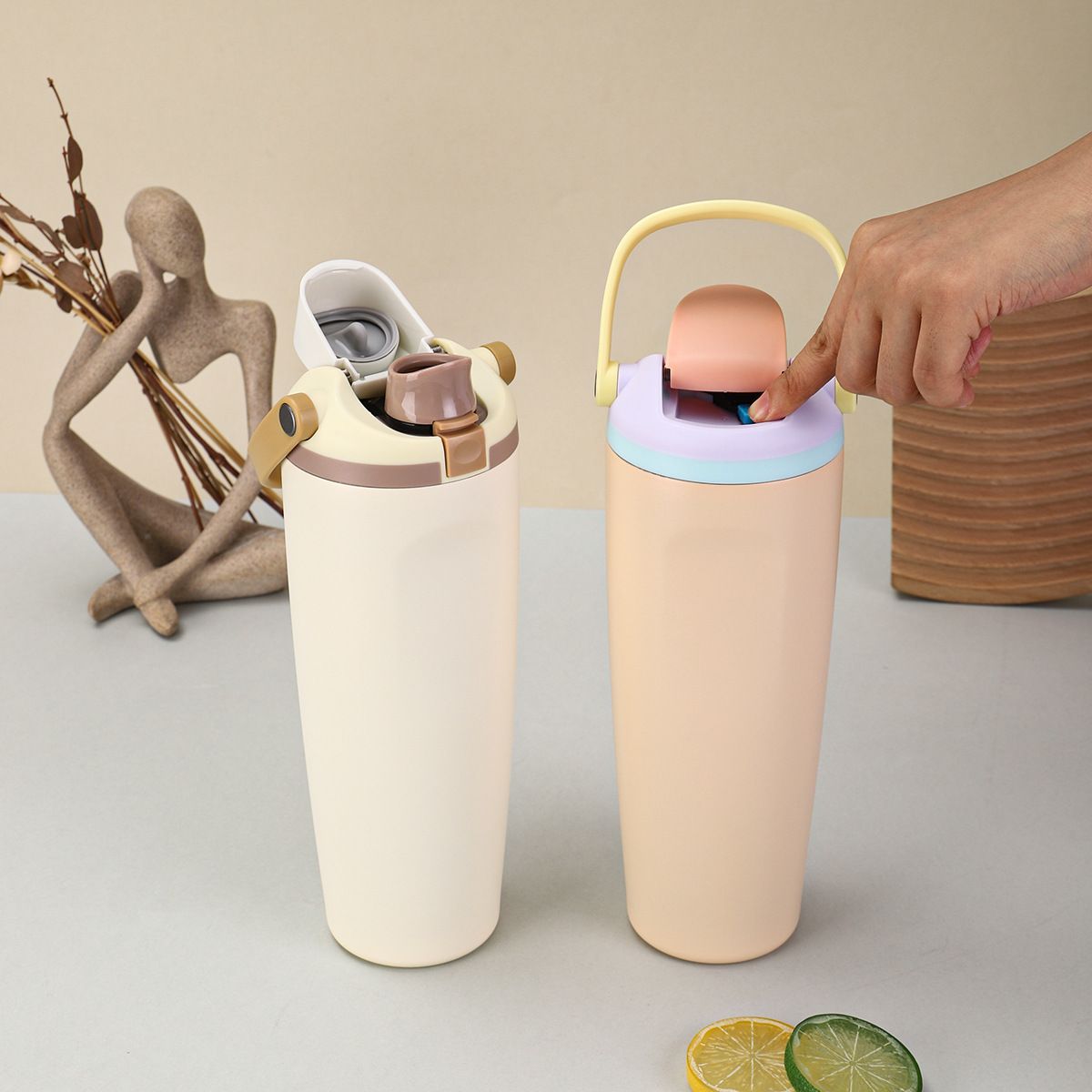 Free Sip Insulated Stainless Steel Water Bottle with Handle and Straw for Sports