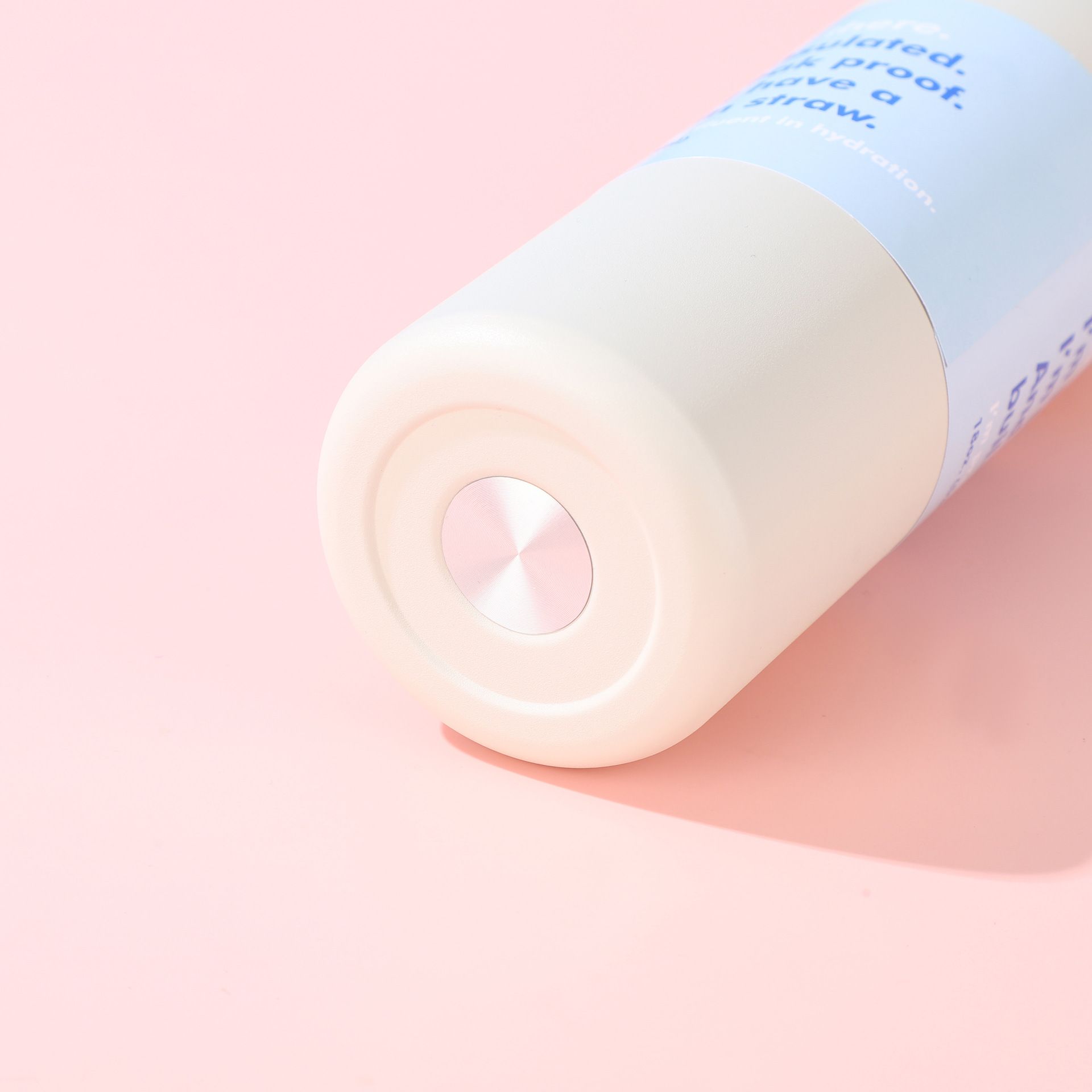 18oz/24oz Easy Carry Outdoor Stainless Steel Insulated Travel Bottle with Lid -strap