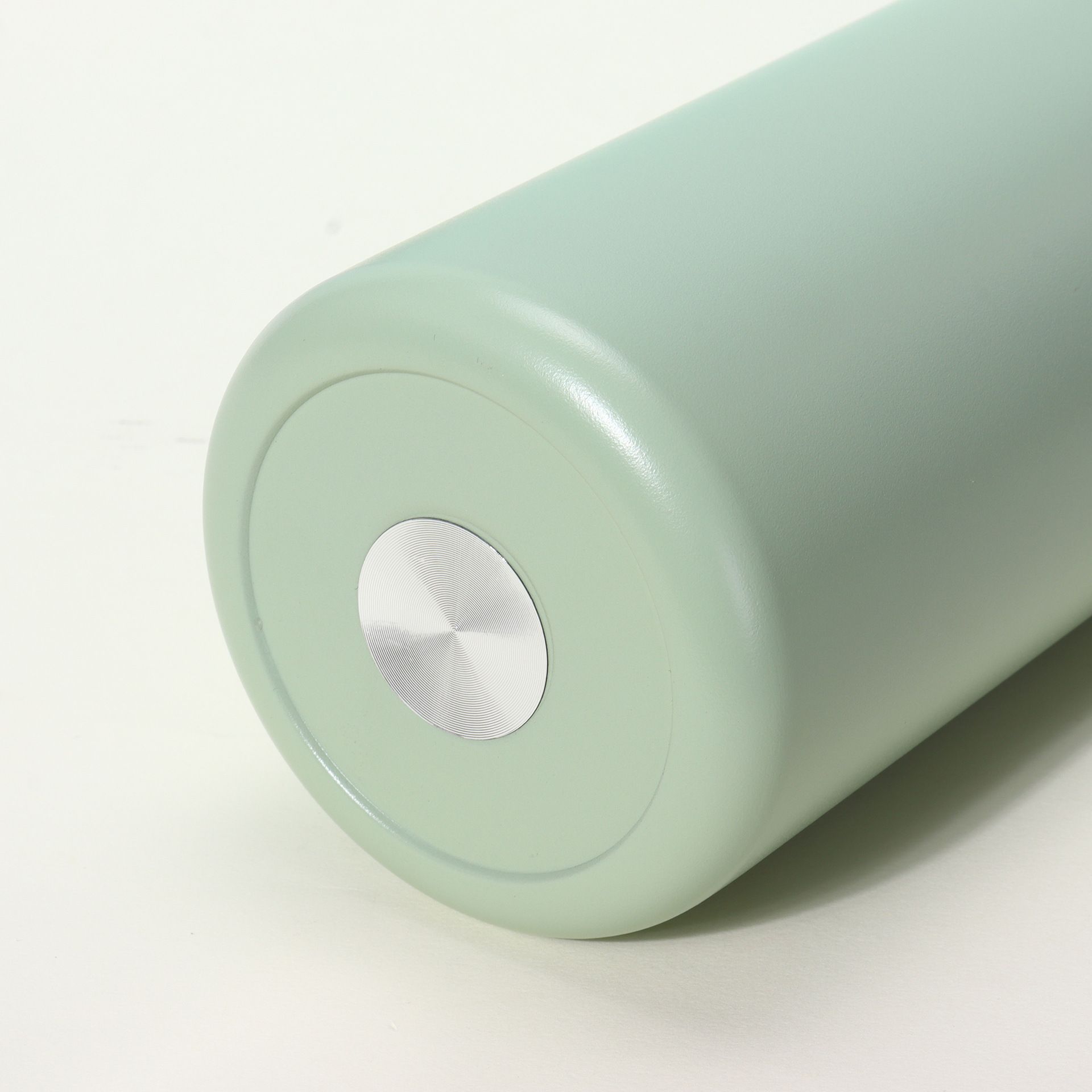 Stainless Steel Insulated Water Bottle with Dual - Drink Flip - Top Lid & Foldable Straw (18/24/32/40oz)